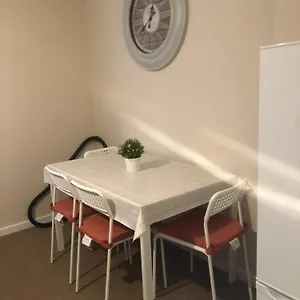 Homestay Modern Double Bedroom With Attached Bath, Manchester